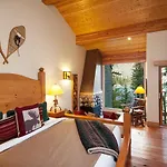 Moraine Lake Lodge
