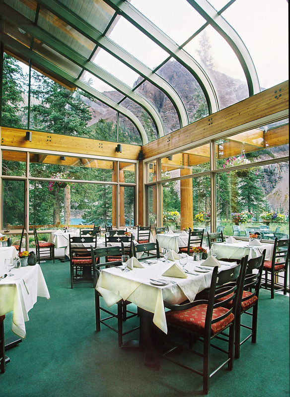 Moraine Lodge *